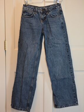 Subdued Low Rise Baggy Jeans